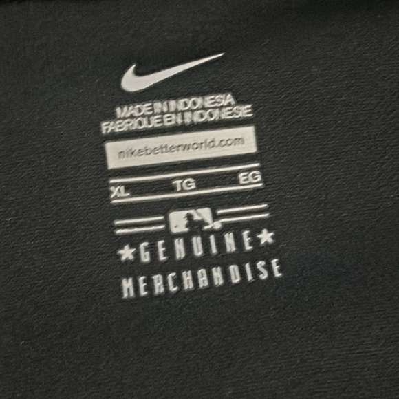 Men, St. Louis Cardinals Nikes zip up sweatshirt - Picture 4 of 17